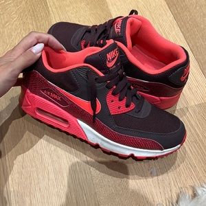 NIKE AIR MAX size US 9